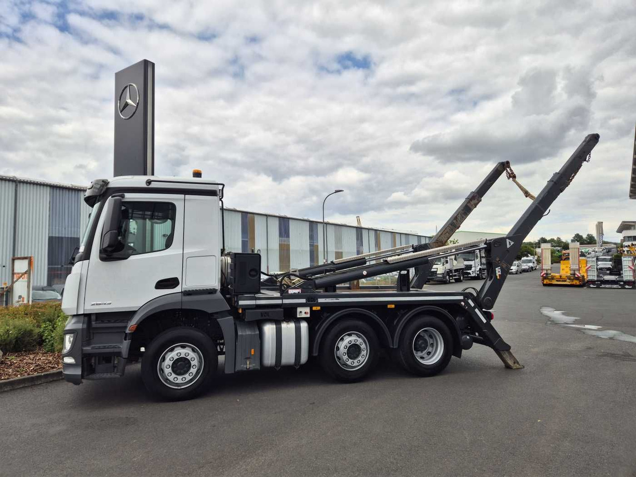 Mercedes-Benz Arocs 2643 L 6x2/4 VDL AHK Funk Vorlaufachse - Tipper: picture 4 Mercedes-Benz Arocs 2643 L 6x2/4 VDL AHK Funk Vorlaufachse - Tipper: picture 4