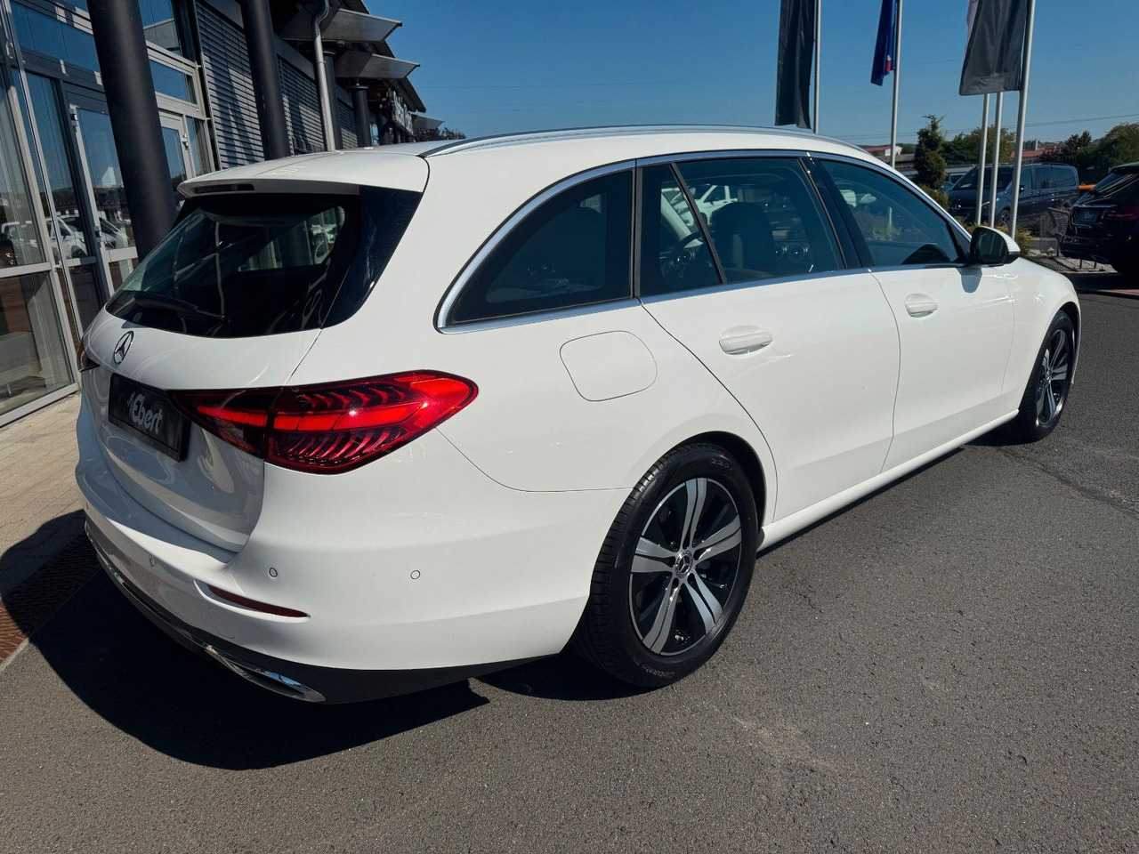 Mercedes-Benz C 180 T Avantgarde+AHK+Memory+Ambiente+TotW - Station wagon: picture 4 Mercedes-Benz C 180 T Avantgarde+AHK+Memory+Ambiente+TotW - Station wagon: picture 4