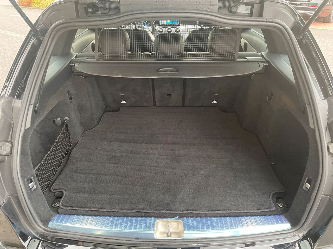 Mercedes-Benz C 220d NightEdition+AMG+Distr+SportfahrW+RFK - Station wagon: picture 5 Mercedes-Benz C 220d NightEdition+AMG+Distr+SportfahrW+RFK - Station wagon: picture 5