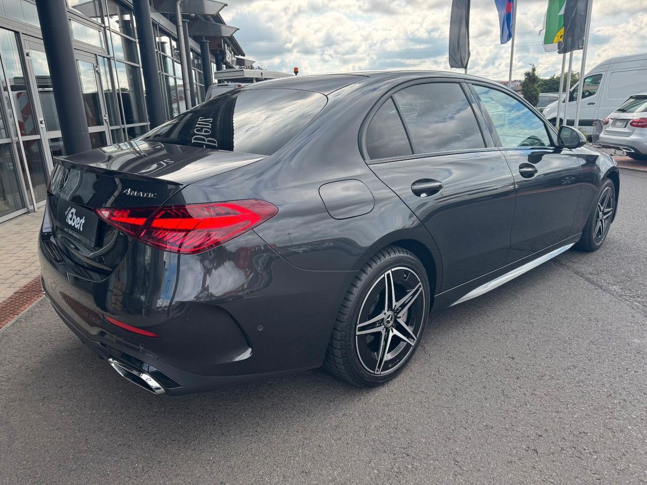 Mercedes-Benz C 400e 4M AMG+HUD+RFK+TotW+Ambiente+Night - Sedan: picture 5 Mercedes-Benz C 400e 4M AMG+HUD+RFK+TotW+Ambiente+Night - Sedan: picture 5