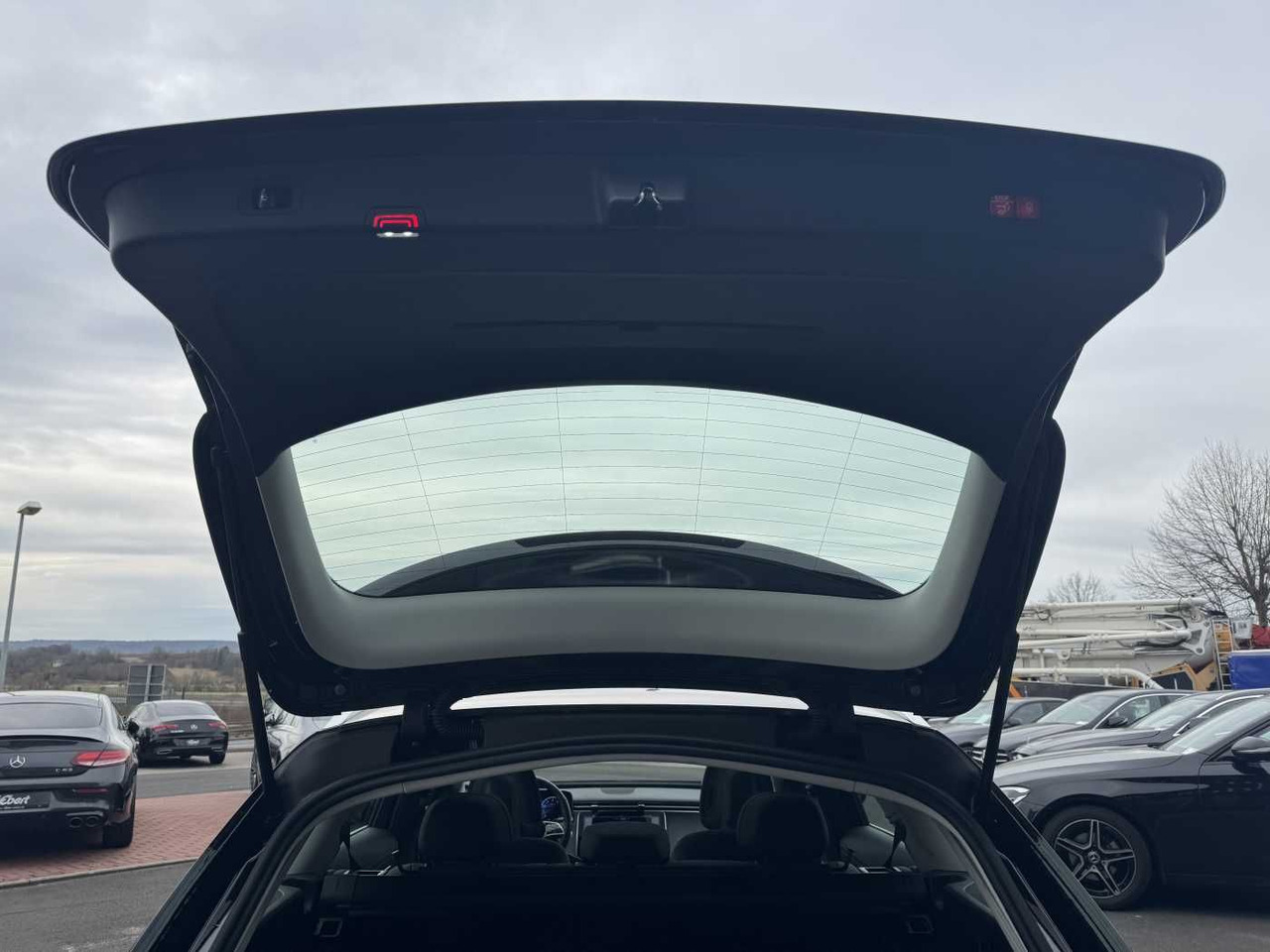 Car Mercedes-Benz E 200 T AVANTGARDE+DistrPlus+Pano+ AHK+Ambiente: picture 7