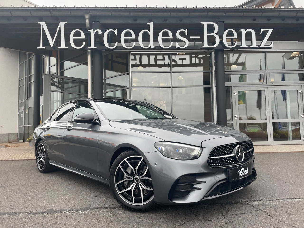 Mercedes-Benz E 220 d AMG+MBeam+Pano+Distr+R-Kamera - Sedan: picture 1 Mercedes-Benz E 220 d AMG+MBeam+Pano+Distr+R-Kamera - Sedan: picture 1