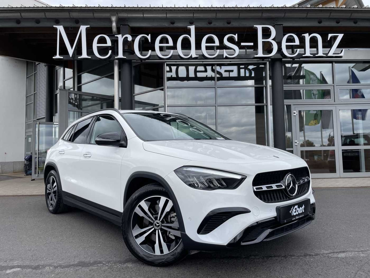 Mercedes-Benz GLA 220 4M 8G Progressive R-Kamera +Distr+Ambien - SUV: picture 1 Mercedes-Benz GLA 220 4M 8G Progressive R-Kamera +Distr+Ambien - SUV: picture 1