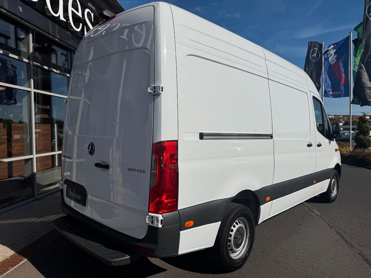Mercedes-Benz Sprinter 317 CDI 3665 Klima 360 Schwing SHZ - Panel van: picture 4 Mercedes-Benz Sprinter 317 CDI 3665 Klima 360 Schwing SHZ - Panel van: picture 4