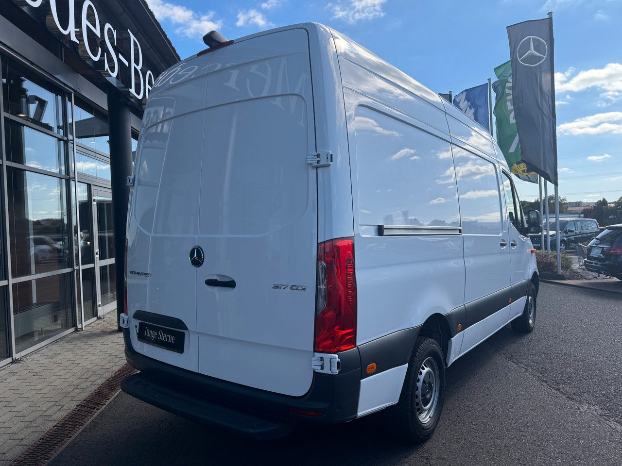 Mercedes-Benz Sprinter 317 CDI 3665 Klima 360 Schwing SHZ - Panel van: picture 4 Mercedes-Benz Sprinter 317 CDI 3665 Klima 360 Schwing SHZ - Panel van: picture 4