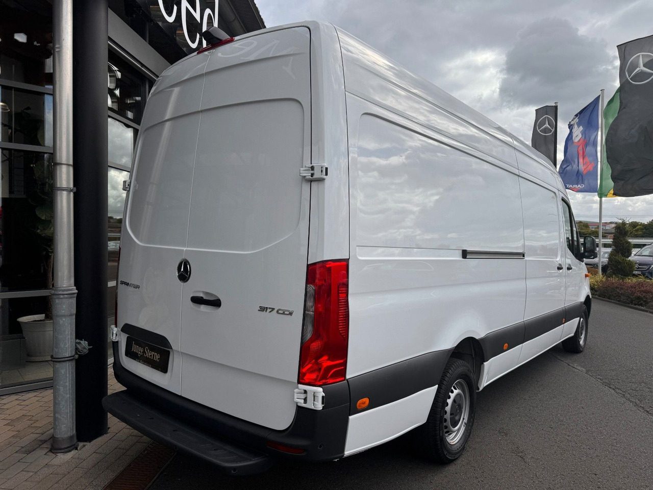 Mercedes-Benz Sprinter 317 CDI 4325 Klima 360 SHZ Schwing - Panel van: picture 4 Mercedes-Benz Sprinter 317 CDI 4325 Klima 360 SHZ Schwing - Panel van: picture 4