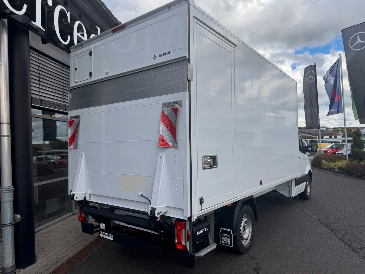 Mercedes-Benz Sprinter 317 CDI 4325 Koffer LBW Klima Kamera - Box van: picture 4 Mercedes-Benz Sprinter 317 CDI 4325 Koffer LBW Klima Kamera - Box van: picture 4