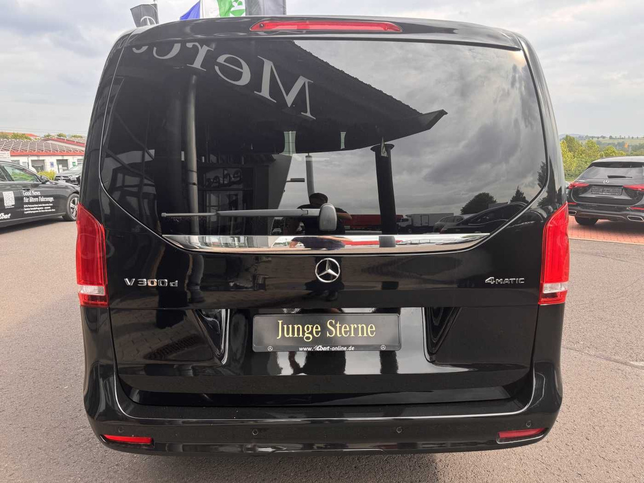 Mercedes-Benz V 300 d 4MATIC AVA 3430 AHK2,5 DISTRONIC 360 - Car: picture 5 Mercedes-Benz V 300 d 4MATIC AVA 3430 AHK2,5 DISTRONIC 360 - Car: picture 5