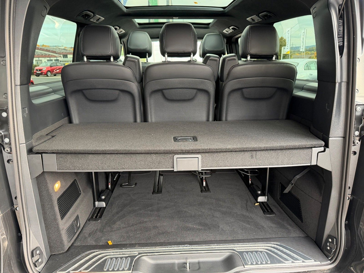 Passenger van Mercedes-Benz V 300 d 4MATIC EXCLUSIVE AMG Panorama Standheiz: picture 6 Passenger van Mercedes-Benz V 300 d 4MATIC EXCLUSIVE AMG Panorama Standheiz: picture 6