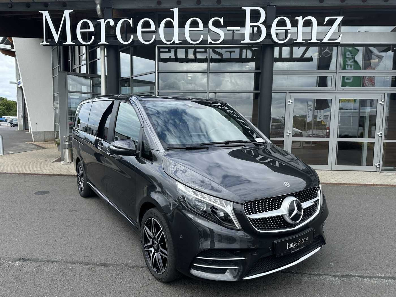 Mercedes-Benz V 300 d EDITION AMG AHK Tisch Leder ILS 7Sitze - Car: picture 1 Mercedes-Benz V 300 d EDITION AMG AHK Tisch Leder ILS 7Sitze - Car: picture 1