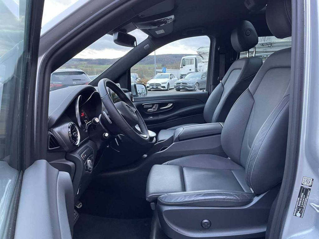 Minibus, Passenger van Mercedes-Benz V 300 d EXCLUSIVE ED AMG Panorama AHK2,5 DISTRON: picture 12