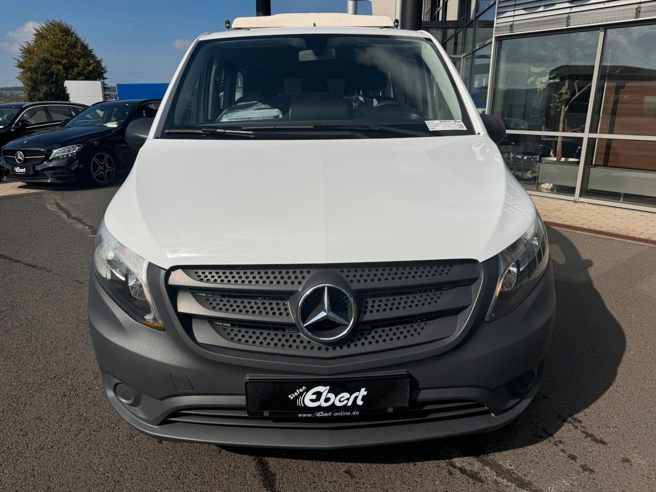 Mercedes-Benz Vito 111 CDI Tourer Begleitfahrzeug BF3+ / WVZ - Passenger van: picture 2 Mercedes-Benz Vito 111 CDI Tourer Begleitfahrzeug BF3+ / WVZ - Passenger van: picture 2