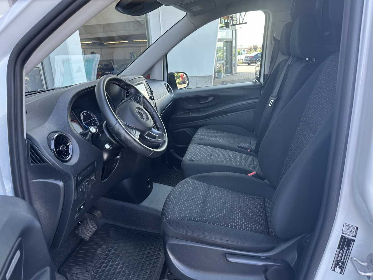 Small van, Electric van Mercedes-Benz eVito 112 Klima Kamera Navi SHZ Tempomat: picture 9
