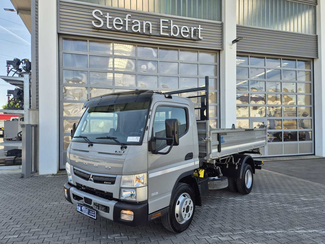 Mitsubishi Fuso Canter 7C18 4x2 Meiller-Kipper Klima AHK - Tipper van: picture 2 Mitsubishi Fuso Canter 7C18 4x2 Meiller-Kipper Klima AHK - Tipper van: picture 2