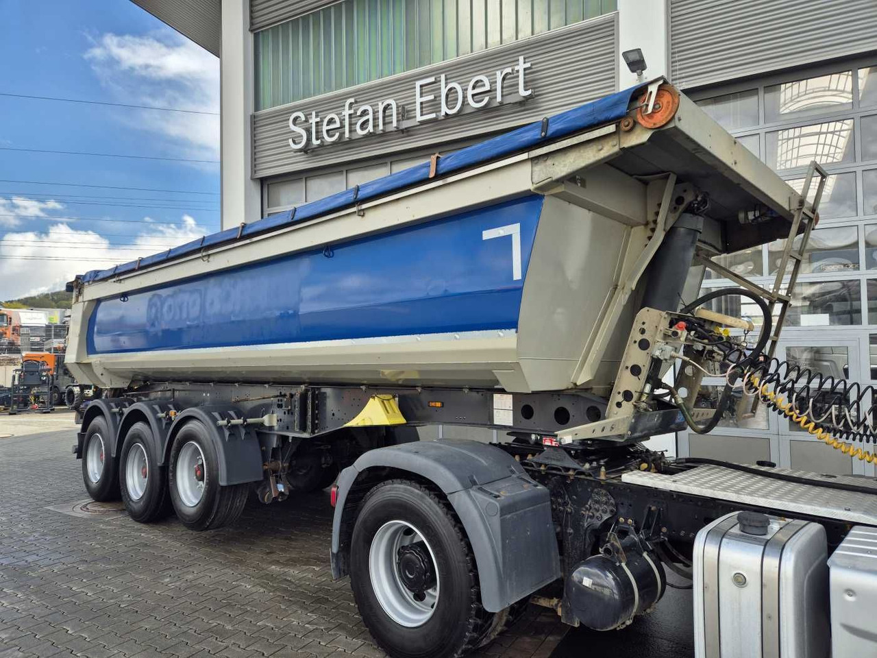 Schmitz Cargobull SGF*S3 SKI 24 SL 7.2 Mulde 23m³ Liftachse 5x - Tipper semi-trailer: picture 1 Schmitz Cargobull SGF*S3 SKI 24 SL 7.2 Mulde 23m³ Liftachse 5x - Tipper semi-trailer: picture 1