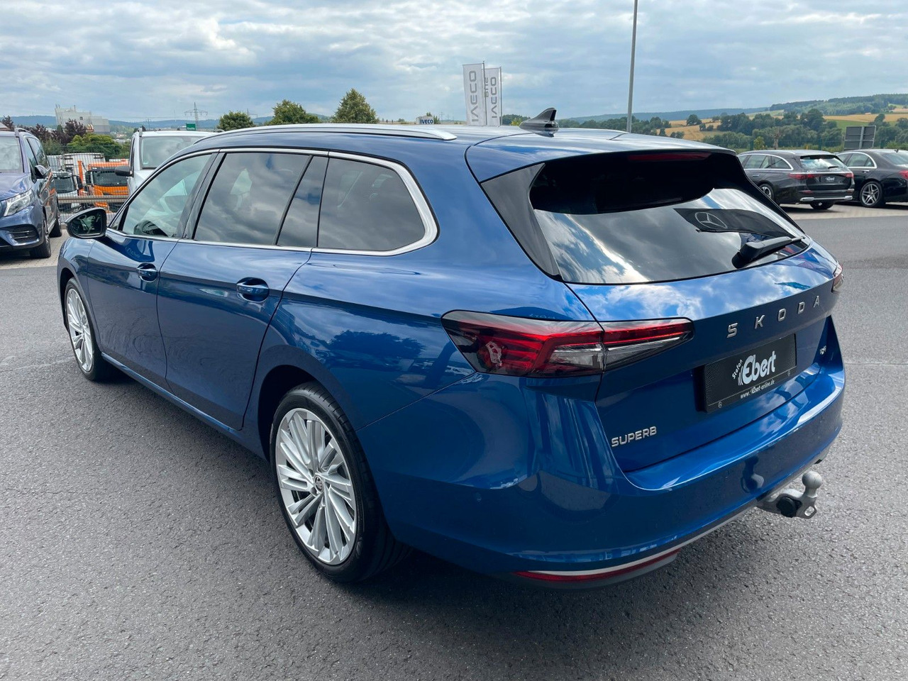 Skoda Superb Combi 2.0 TDI 4x4 L&K HUD+360°+AHK+Pano - Car: picture 3 Skoda Superb Combi 2.0 TDI 4x4 L&K HUD+360°+AHK+Pano - Car: picture 3