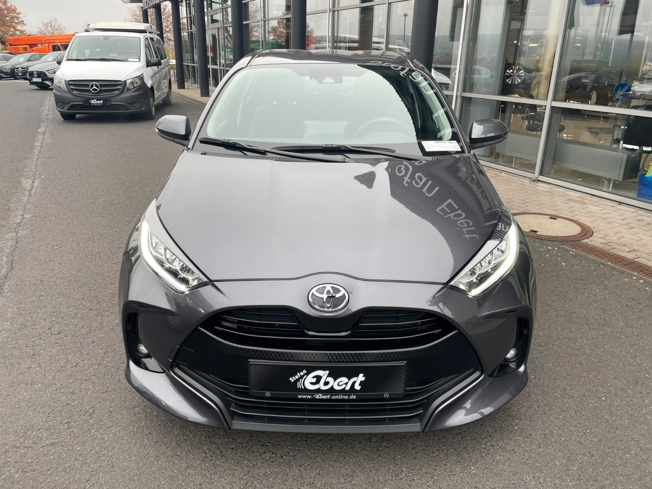 Toyota Yaris 1.5 VVT-iE Aut. Team D AHK+R-Kamera+SHZ - Car: picture 2 Toyota Yaris 1.5 VVT-iE Aut. Team D AHK+R-Kamera+SHZ - Car: picture 2