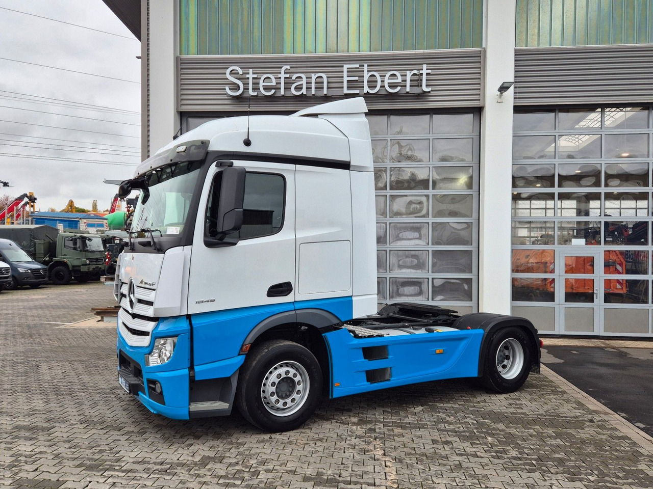 Mercedes-Benz Actros 1845 LS Öl-Retarder Navi PPC 2x Bett - Tractor unit: picture 3 Mercedes-Benz Actros 1845 LS Öl-Retarder Navi PPC 2x Bett - Tractor unit: picture 3