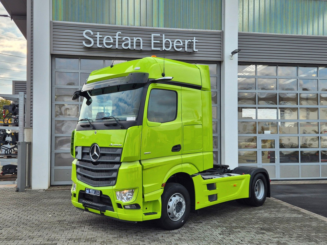 Mercedes-Benz Actros 1851 LS Öl-Retarder Standklima Mirror Big - Tractor unit: picture 1 Mercedes-Benz Actros 1851 LS Öl-Retarder Standklima Mirror Big - Tractor unit: picture 1