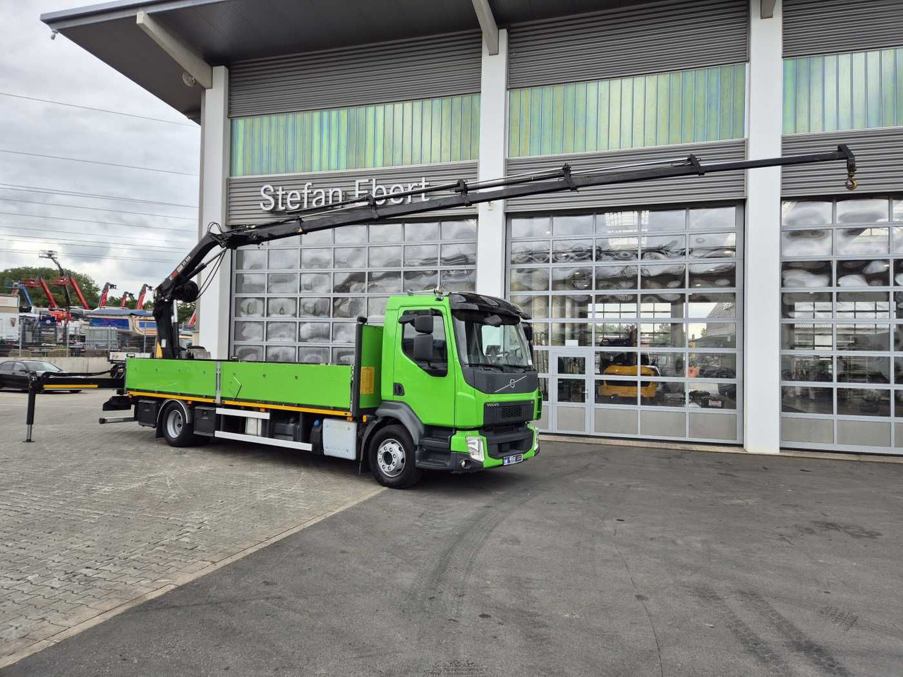 Volvo FL 42 R Kran Hiab XS 088 Funk bis 14 m! Kamera - Dropside/ Flatbed truck, Crane truck: picture 1 Volvo FL 42 R Kran Hiab XS 088 Funk bis 14 m! Kamera - Dropside/ Flatbed truck, Crane truck: picture 1