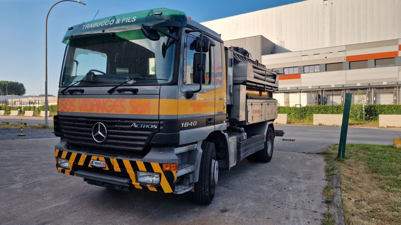 Mercedes-Benz Actros 18-40 - Vacuum truck: picture 2 Mercedes-Benz Actros 18-40 - Vacuum truck: picture 2