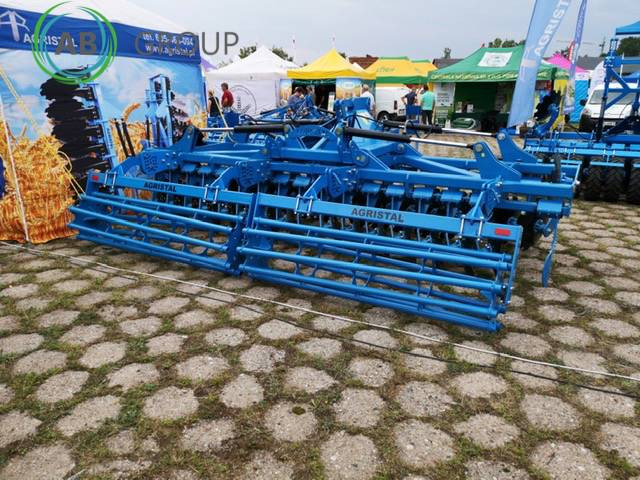 Agristal BTH hydraulic folding disc harrow 4.5 m - Harrow: picture 1 Agristal BTH hydraulic folding disc harrow 4.5 m - Harrow: picture 1