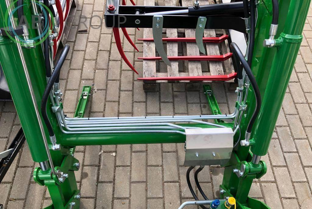 Hydrometal front loader AT-10 - Front loader for tractor: picture 5 Hydrometal front loader AT-10 - Front loader for tractor: picture 5