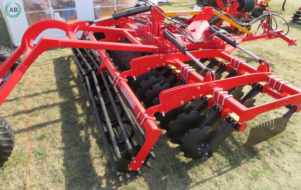 Lemtech hydraulic disc harrow with a Colter BTH45 4.5 m transport trolley - Disc harrow: picture 4 Lemtech hydraulic disc harrow with a Colter BTH45 4.5 m transport trolley - Disc harrow: picture 4
