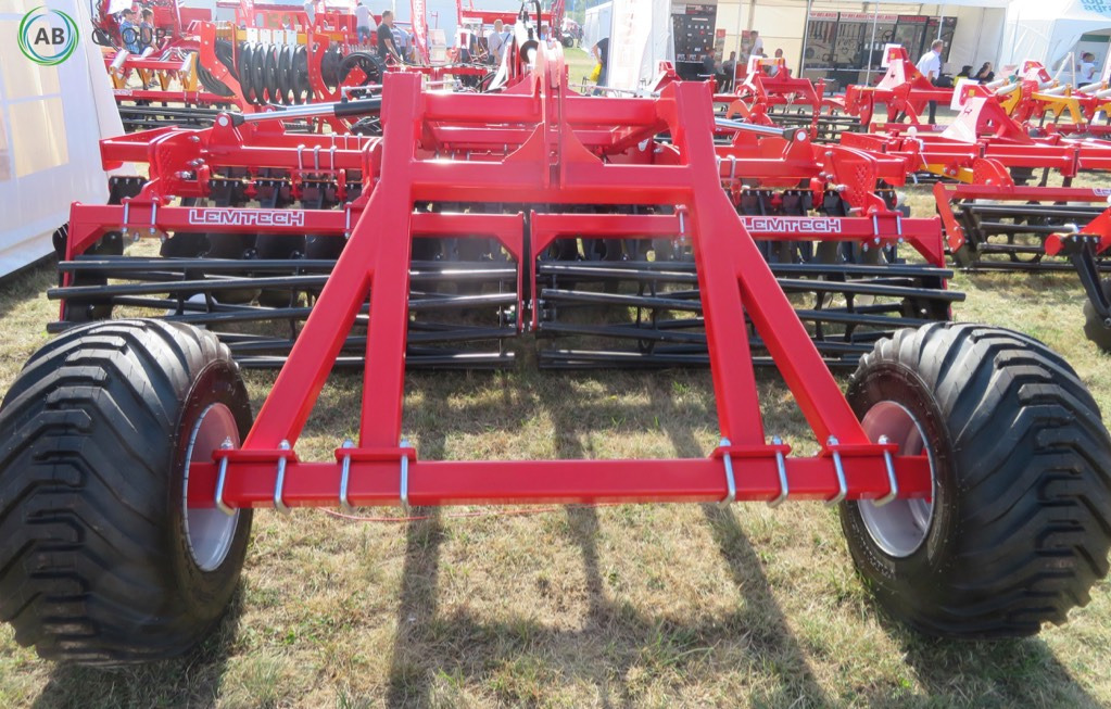 Lemtech hydraulic disc harrow with a Colter BTH45 4.5 m transport trolley - Disc harrow: picture 5 Lemtech hydraulic disc harrow with a Colter BTH45 4.5 m transport trolley - Disc harrow: picture 5