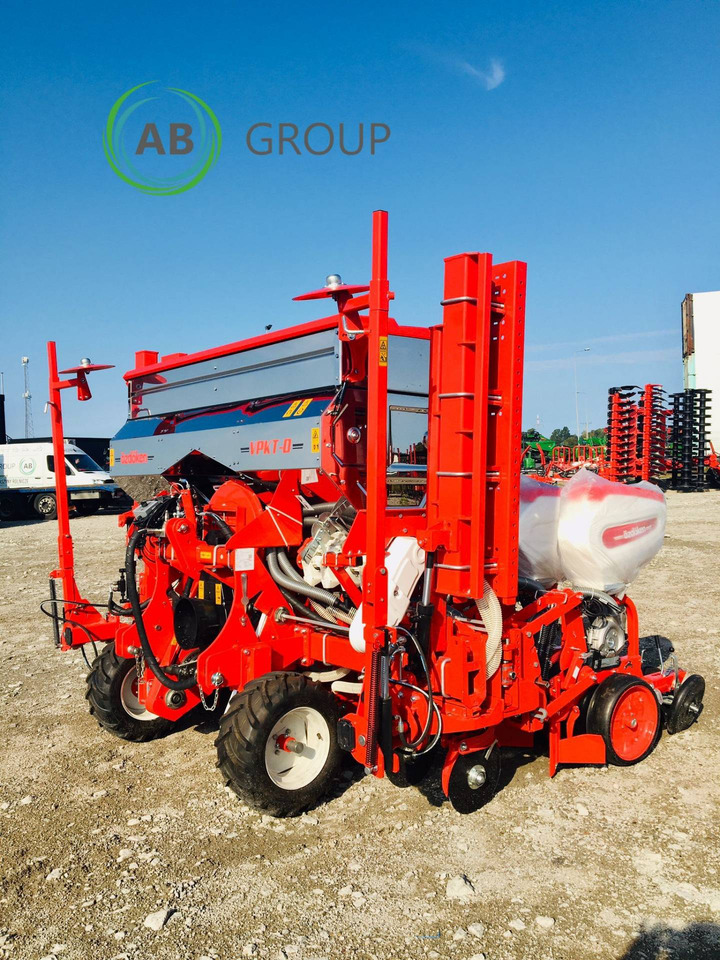 Ozdoken VPKT-DG8 eight-row pneumatic precision seeder with depth fertilization - Precision sowing machine: picture 4 Ozdoken VPKT-DG8 eight-row pneumatic precision seeder with depth fertilization - Precision sowing machine: picture 4