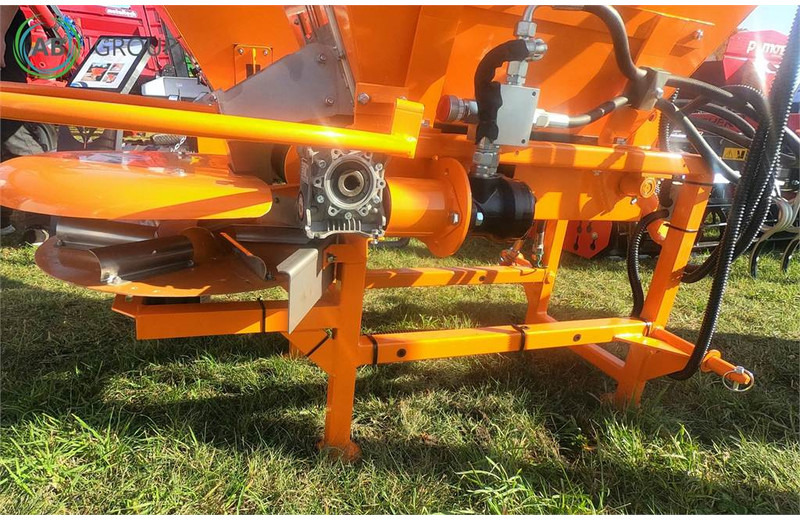 Pom Augustów posypywarka Motyl N031M napęd hydrauliczn - Disc harrow: picture 2 Pom Augustów posypywarka Motyl N031M napęd hydrauliczn - Disc harrow: picture 2