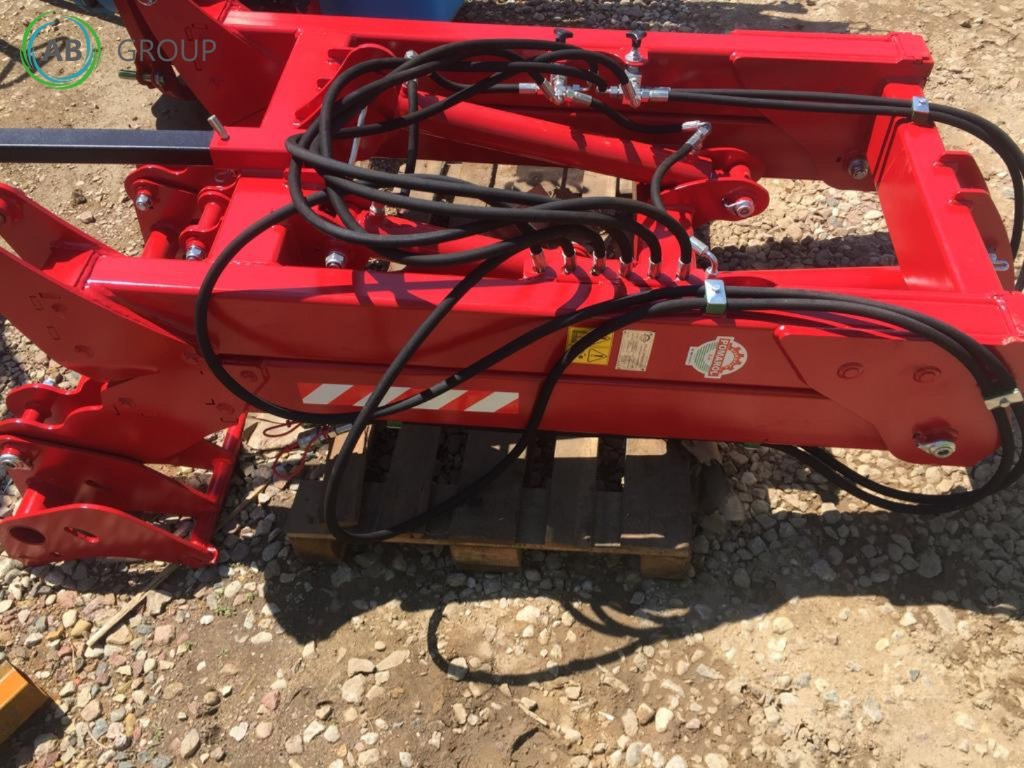 Pomarol front and rear mounted loader - Front loader for tractor: picture 4 Pomarol front and rear mounted loader - Front loader for tractor: picture 4