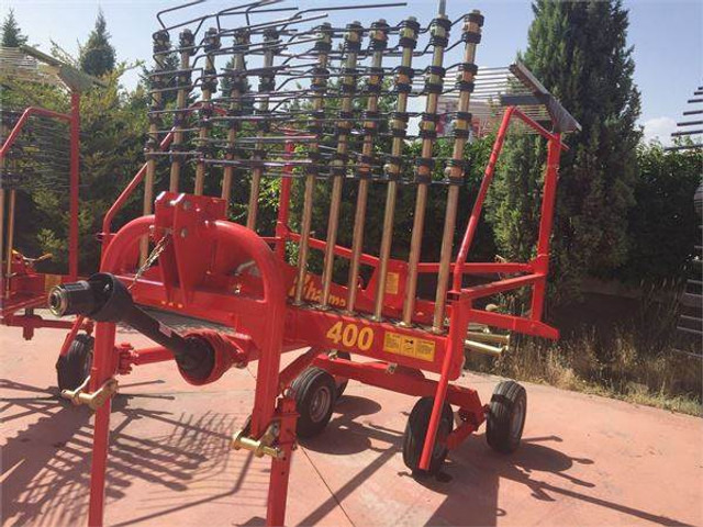 Zgrabiarka Harmak HT-400 4m - Tedder/ Rake: picture 4 Zgrabiarka Harmak HT-400 4m - Tedder/ Rake: picture 4