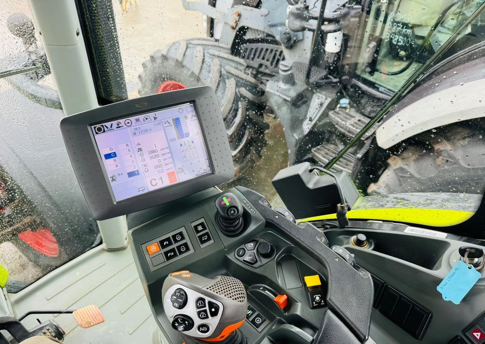 Farm tractor Claas Axion 810 CEBIS: picture 13