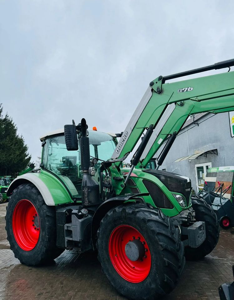 Farm tractor Fendt 724: picture 12