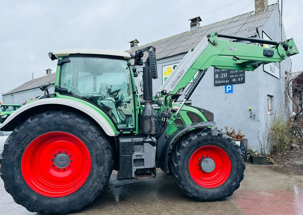 Farm tractor Fendt 724: picture 10