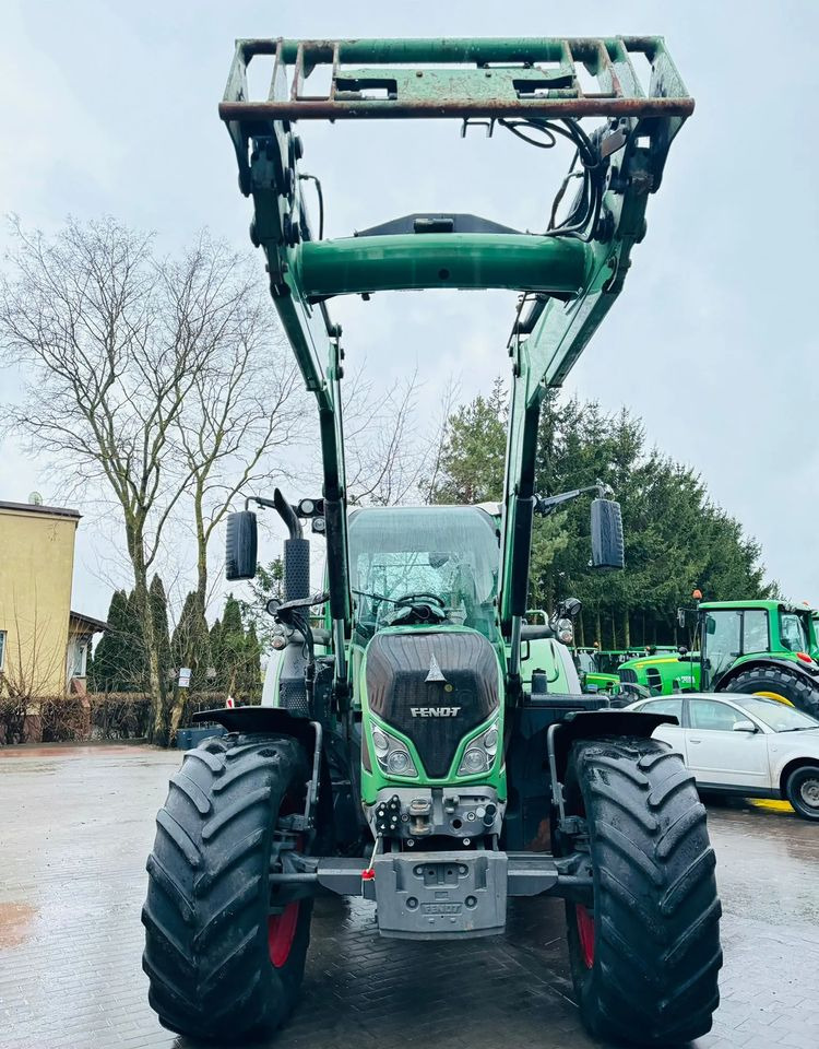 Farm tractor Fendt 724: picture 13