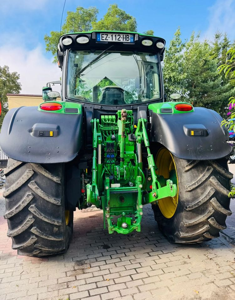 John Deere 6175R - Farm tractor: picture 5 John Deere 6175R - Farm tractor: picture 5