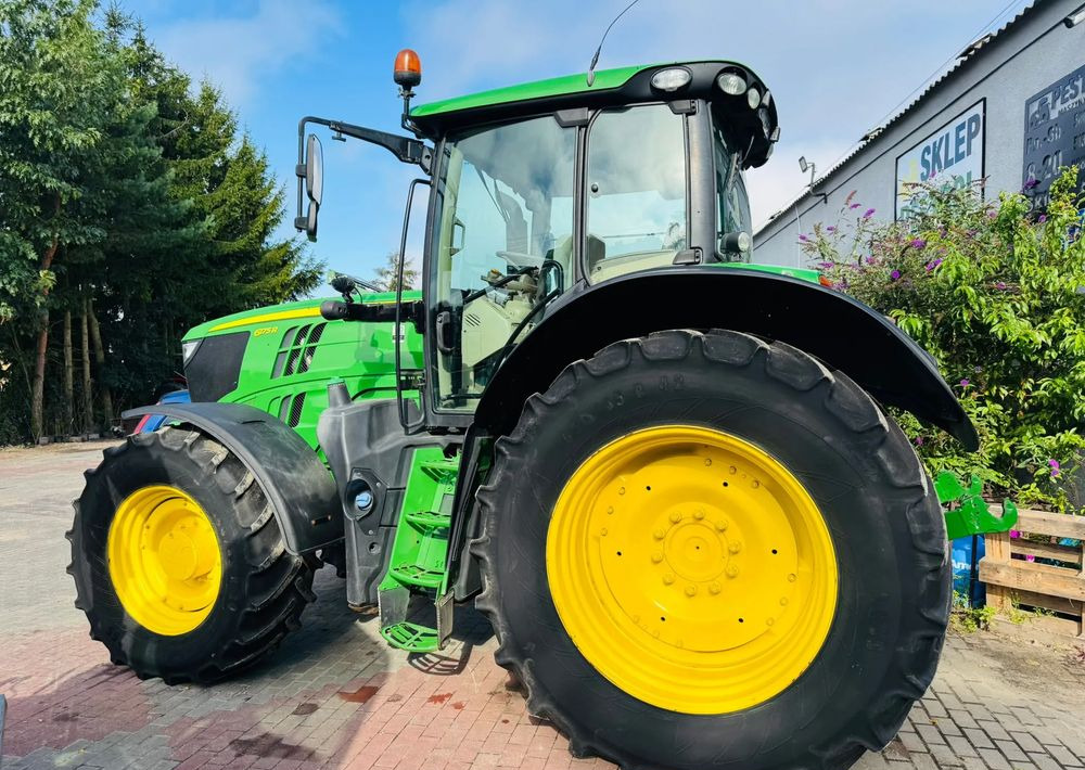 John Deere 6175R - Farm tractor: picture 2 John Deere 6175R - Farm tractor: picture 2