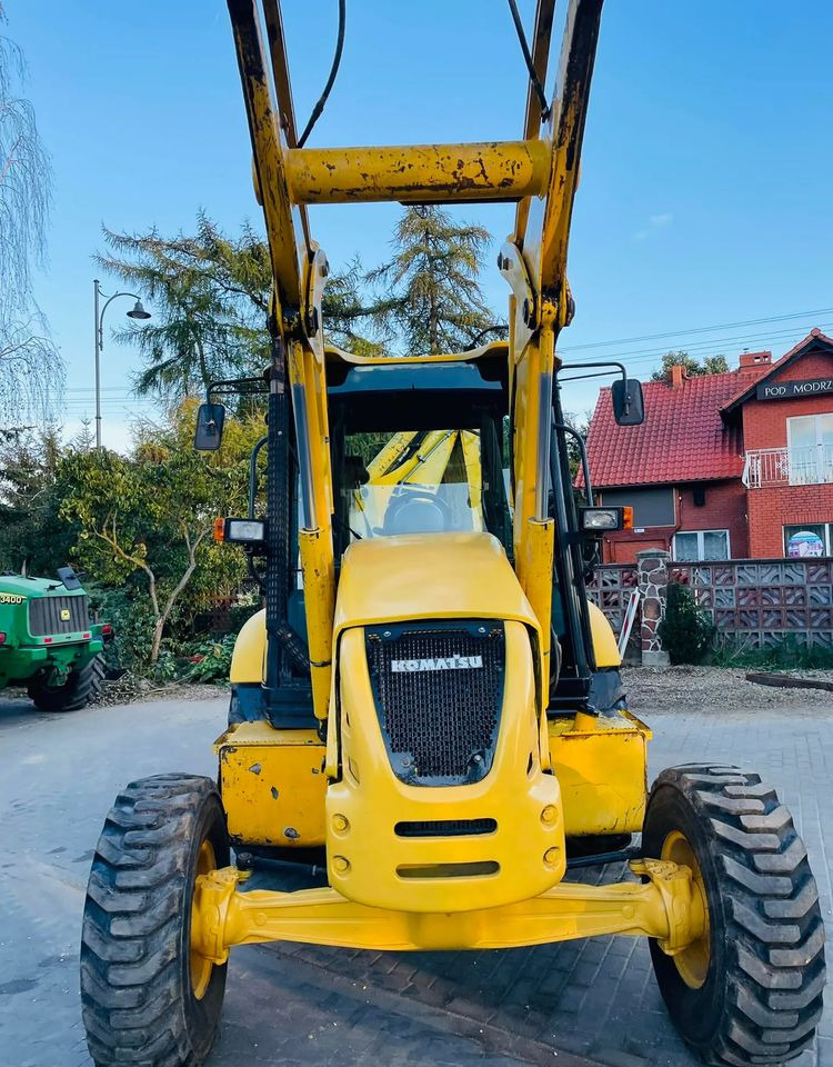 Backhoe loader Komatsu WB93R: picture 6