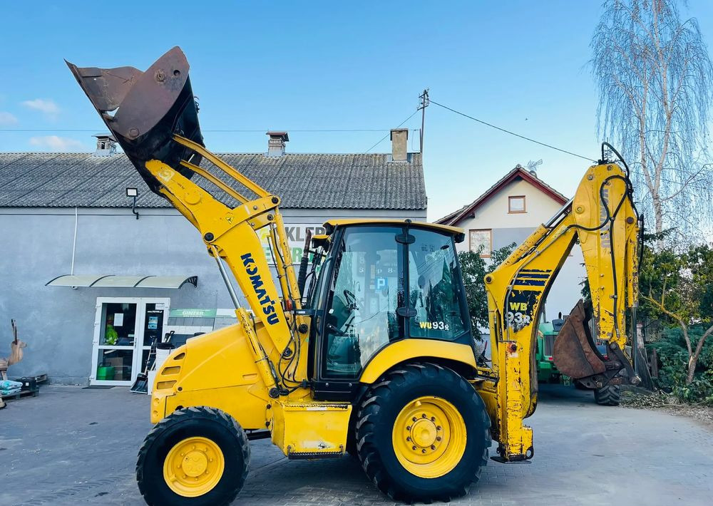 Backhoe loader Komatsu WB93R: picture 10