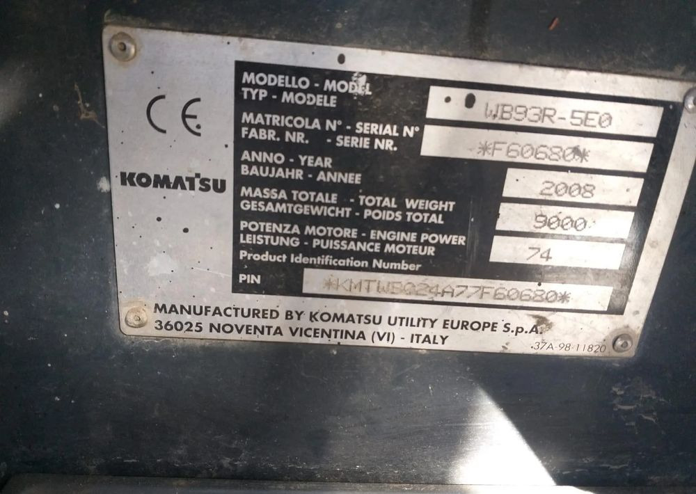 Backhoe loader Komatsu WB93R: picture 12