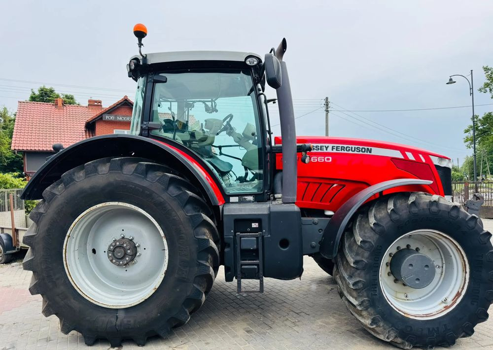 Massey Ferguson 8660 DYNA VT - Farm tractor: picture 2 Massey Ferguson 8660 DYNA VT - Farm tractor: picture 2