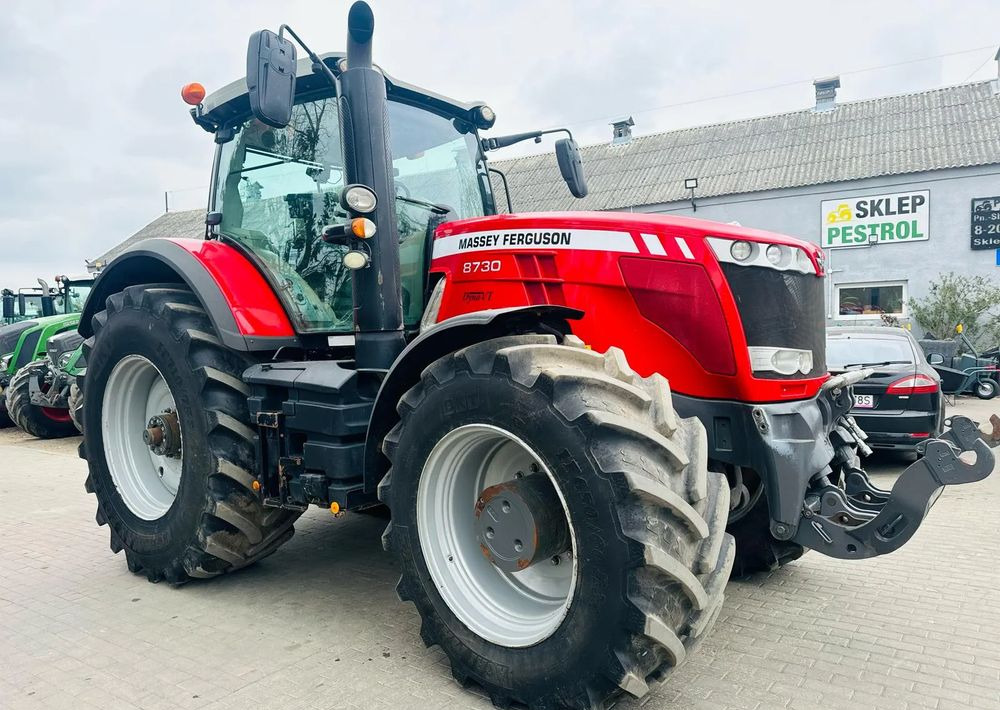 Massey Ferguson 8680 Dyna-VT - Farm tractor: picture 2 Massey Ferguson 8680 Dyna-VT - Farm tractor: picture 2