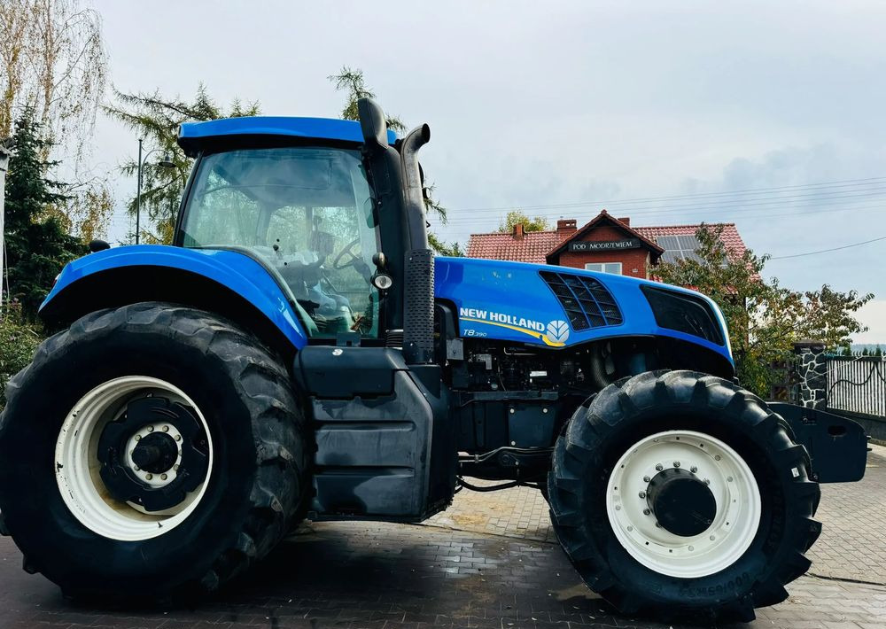 Farm tractor New Holland T8.390: picture 7