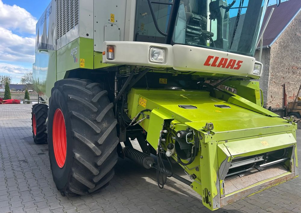 Claas Mega 360 - Combine harvester: picture 4 Claas Mega 360 - Combine harvester: picture 4