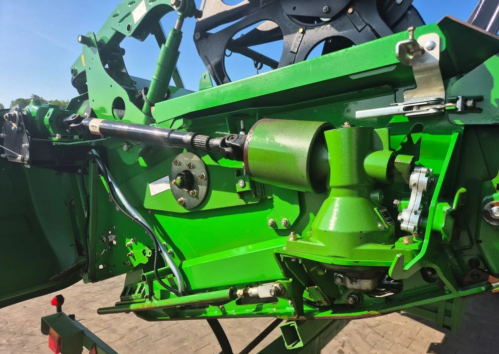 John Deere 640 EX PF635 - Grain header: picture 3 John Deere 640 EX PF635 - Grain header: picture 3