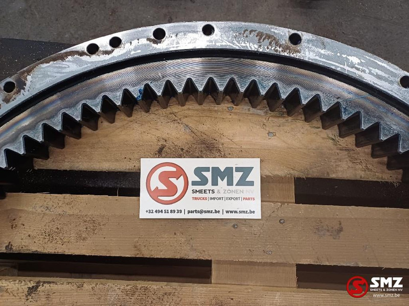 Caterpillar Gear + bearing swing Caterpillar - Frame/ Chassis for Material handling equipment: picture 2 Caterpillar Gear + bearing swing Caterpillar - Frame/ Chassis for Material handling equipment: picture 2