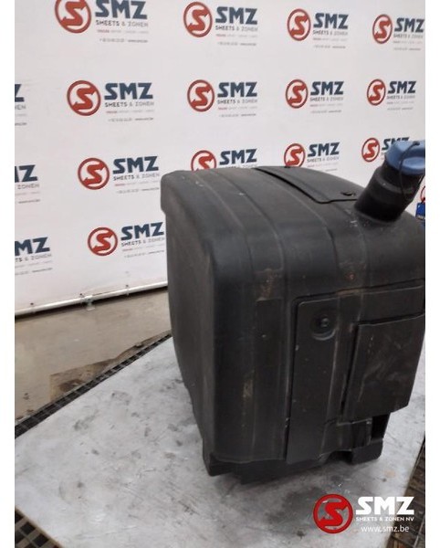 DAF Occ AdBlue tank DAF XF 106 - AdBlue tank for Truck: picture 2 DAF Occ AdBlue tank DAF XF 106 - AdBlue tank for Truck: picture 2