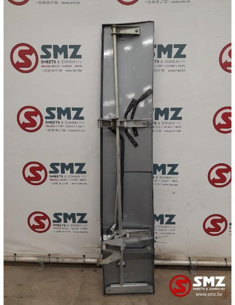 DAF Occ cabinespoiler links DAF - Aerodynamics/ Spoiler for Truck: picture 2 DAF Occ cabinespoiler links DAF - Aerodynamics/ Spoiler for Truck: picture 2